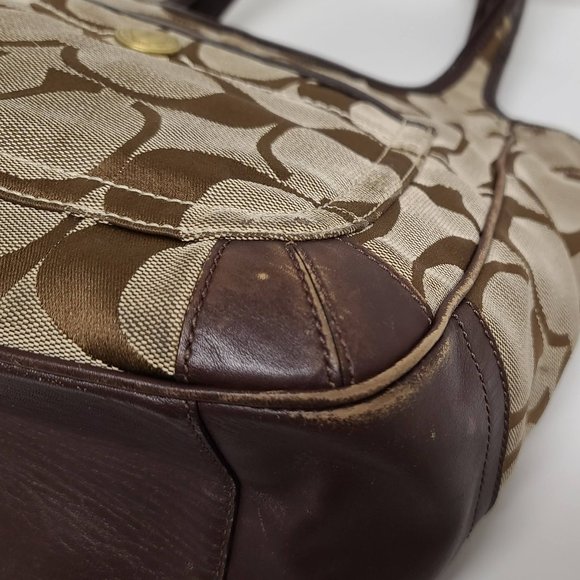 Coach Signature Ergo Shoulder Bag # 11603 - Picture 4 of 8